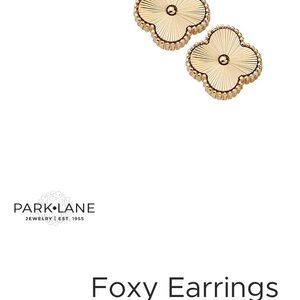 Park Lane Gold Clover Foxy Stud Earrings